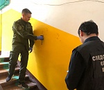 Астраханец жестоко избил соседку и сбросил её через перила лестницы