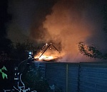 В Астрахани возле старообрядческой церкви сгорел дом