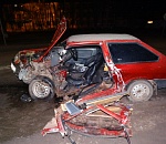 В Астрахани в лобовом столкновении автомобилей пострадали трое