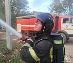 В Астрахани тушат крупный пожар на Оленегорской