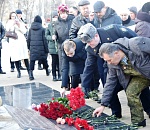 В Астрахани возложили цветы в память о воинах-афганцах