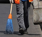 Астраханец, забывший про штраф, вместо поездки в Казахстан будет мести улицы