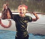 Звезда сериала «Кухня» Ольга Кузьмина в восторге от рыбалки в Астрахани