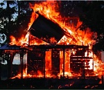 Крупный ночной пожар под Астраханью унес жизни двоих мужчин