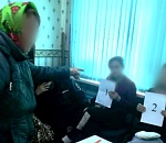 Астраханские оперативники задержали жительницу Волгограда, работавшую курьером у телефонных мошенников