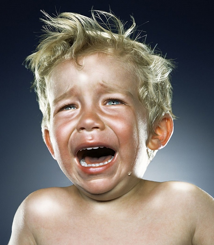 В Астраханской области мать бросила полуторогодовалого сына, отец-наркоман морил голодом