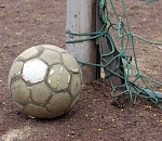 Мальчик, на которого упали ворота, вышел из комы