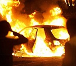 Ночью в Астрахани сгорели два автомобиля