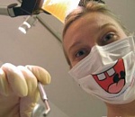 Астраханка, поругавшись со стоматологом, «спонтанно» его обокрала