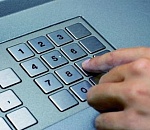 Астраханец снял с карты случайной собутыльницы 350 тысяч