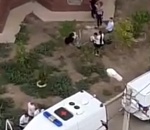 В Астрахани при загадочных обстоятельствах женщина выпала из окна 7-го этажа