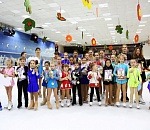 В Астрахани прошли соревнования по фигурному катанию. Фото