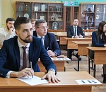 Члены астраханского правительства написали ЕГЭ по истории