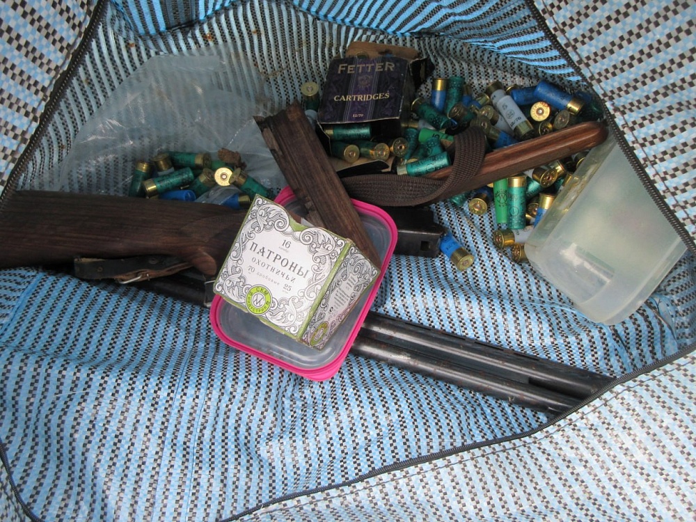 Раненый астраханец на лодке выбрался к людям за помощью