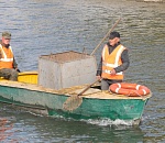 В Астрахани чистят водоемы