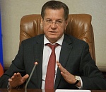 Астраханский губернатор поручил чиновникам помогать фермерам