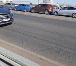 Паровозик из авто: в Астрахани на путепроводе столкнулись четыре машины