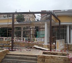 В Кировском сквере Астрахани начали разбирать ротонду