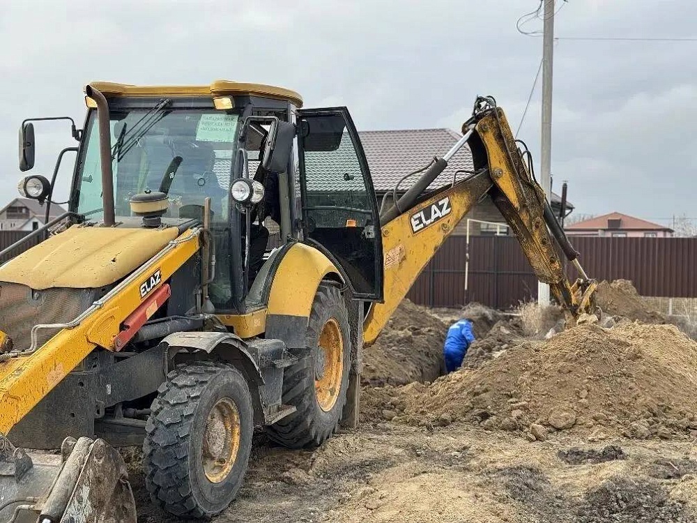 Новый водопровод провели к участкам, выданным многодетным семьям под Астраханью