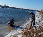 Астраханским спасателям в лютый мороз пришлось нырять в ледяную реку