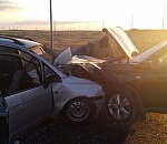 Под Астраханью лоб в лоб столкнулись две иномарки: есть пострадавшие