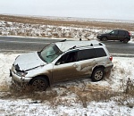 Под Астраханью опрокинулась иномарка с двумя детьми в салоне