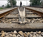 Под колесами локомотива в Астраханской области погиб 19-летний парень