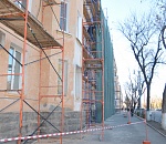 В центре Астрахани ремонтируют фасады