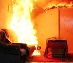 Под Астраханью в квартирном пожаре пострадала несовершеннолетняя