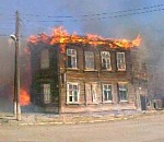 В Астрахани произошел крупный пожар: сгорели шесть домов и хозпостройки (ОБНОВЛЕНО)