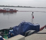 В Астрахани Волгу снова испачкали