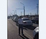 Астраханцы сломали голову: кто спровоцировал километровую пробку в районе аэропорта?