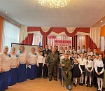 Неожиданная встреча произошла на Уроке мужества в астраханской школе