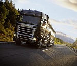 Астраханские полицейские помогли дальнобойщику, попавшему в беду на трассе