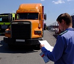 Из Астраханской области отправили назад в Казахстан 38 тонн дынь и чеснока