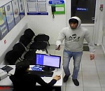 Астраханец раскрасил лицо гуашью и пошел на преступление