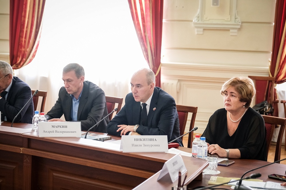 Андрей Маркин рассказал московским коллегам о проблемах астраханских промрыбаков