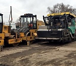 Наэкономили: в Астрахани ремонтируют дорогу у больницы им. Кирова