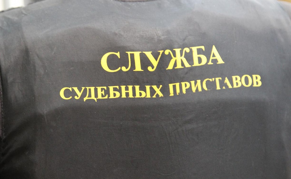 В одной из астраханских организаций охранника уволили из-за антипатии