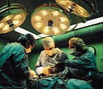 В Астрахани хирурги провели две уникальные операции по коррекции деформации позвоночника