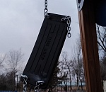 В Астрахани вандалы поиздевались над новым парком