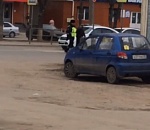 Астраханцев умилил полицейский, переводящий дедушку через дорогу