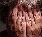 В Астрахани алкоголик и рецидивист избил и ограбил собственную мать