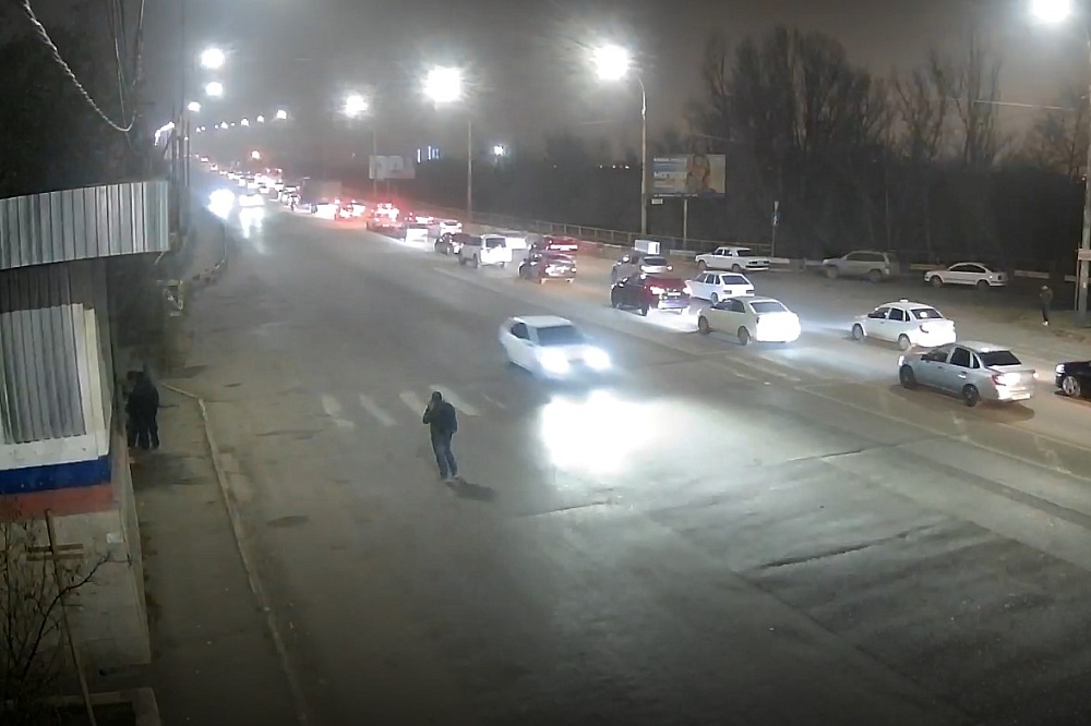 В Астрахани меняют режим работы светофоров в связи с ЧП на мосту через Волгу