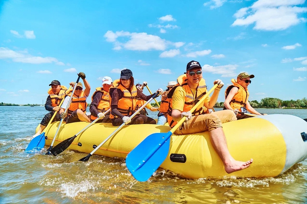 Астраханская епархия приглашает молодёжь на рафтовый сплав