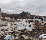 В Астрахани двух водителей заставили расчистить мусорные свалки