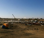 Техника работает вовсю: строительство ковидного госпиталя в Астрахани идет по плану