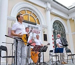 Сегодня на Лебедином озере в Астрахани разыграют билеты на фестиваль легендарного квартета