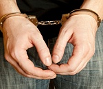 Три девушки избивали и грабили прохожих