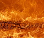 В Астрахани сгорели автомобиль, баня и два дачных дома